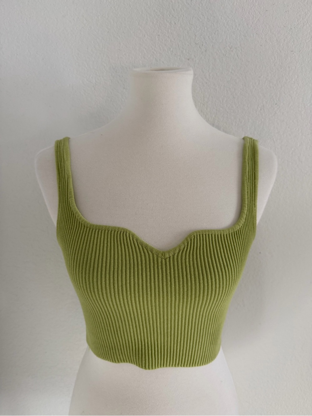 Love Tree Ribbed Crop Tank Top Green Size M | Sweetheart Neck